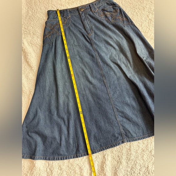 Lauren Jean Co. Ralph Lauren Jean skirt - Picture 5 of 11